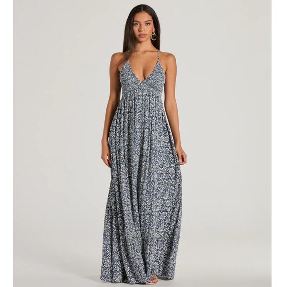 Windsor Dresses & Skirts - Windsor Blue & White Floral Maxi Dress Size Small